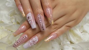 Curso de uñas acrílicas online para alcanzar un nivel profesional
