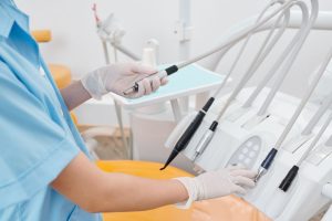 Pieza de mano de alta velocidad en odontología (1)